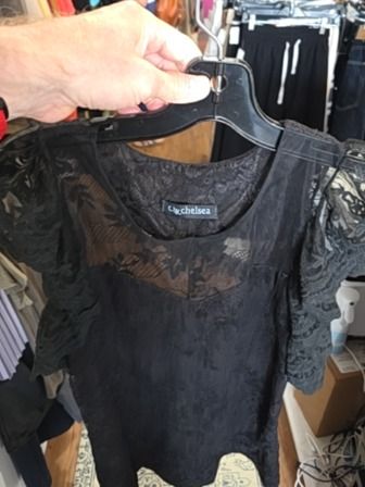 BLACK C BY CHELSEA LACE TOP