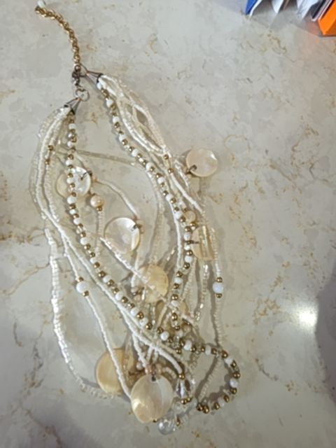 NECKLACE MULTI STRANDS PEARL
