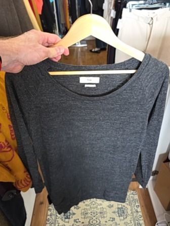 GREY TNA LONG SLEEVE SCOOP NECK TOP