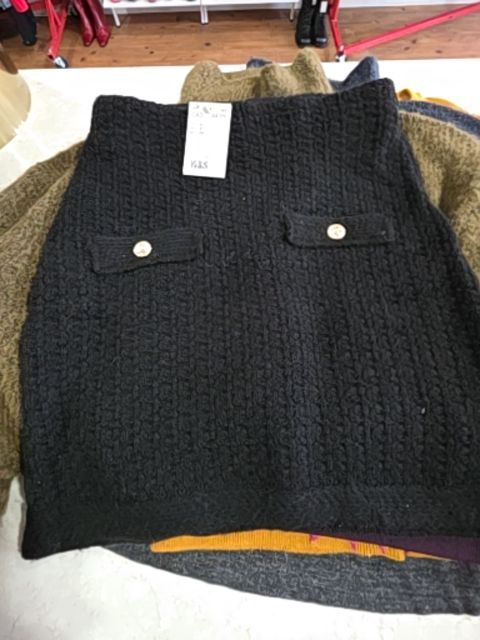 H&M SKIRT, FRONT BUTTONS, BLACK