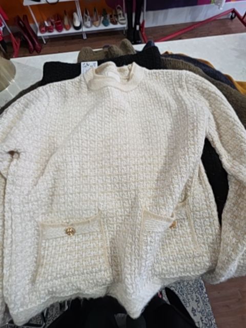 H&M SWEATER KNITTED CREAM