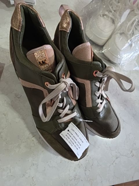 MICHAEL KORS SNEAKERS GOLD TONE, ARMY