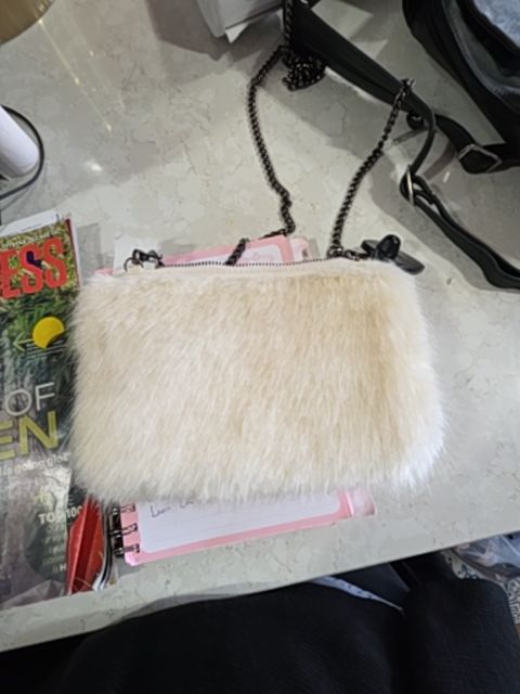 STREET LEVEL FUZZY CHAIN STRAP CROSSBODY, CREAM