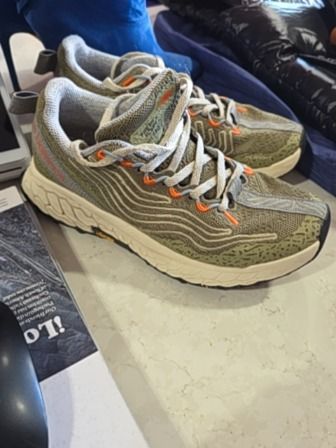 GREEN NEW BALANCE SNEAKERS