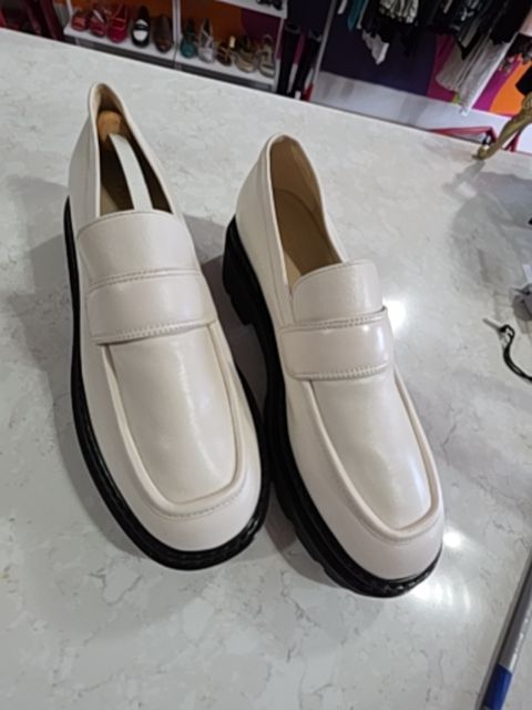 White Poppy Barley Loafers, 11