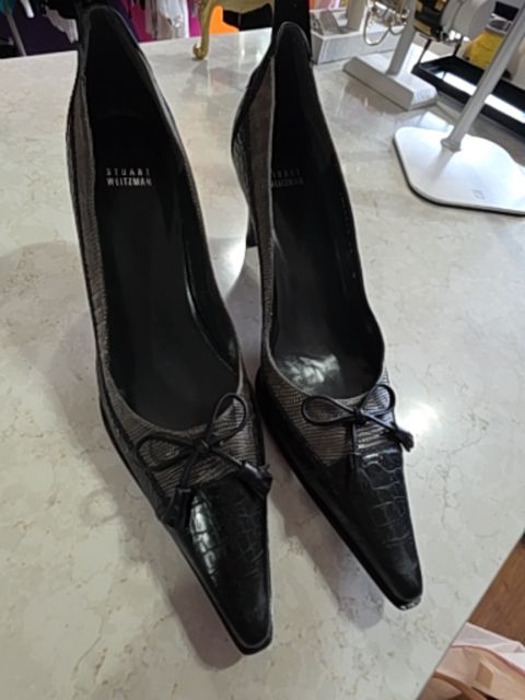 STUART WEITZMAN CROC & LIZARD PUMPS