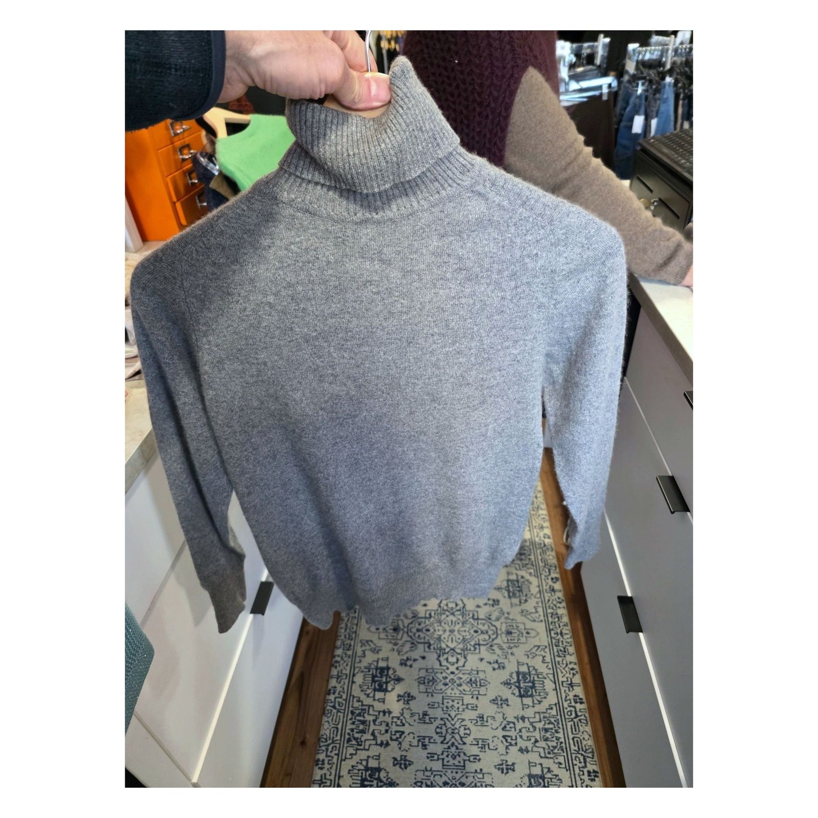 BTQ CASHMERE SILK TURTLENECK SWEATER