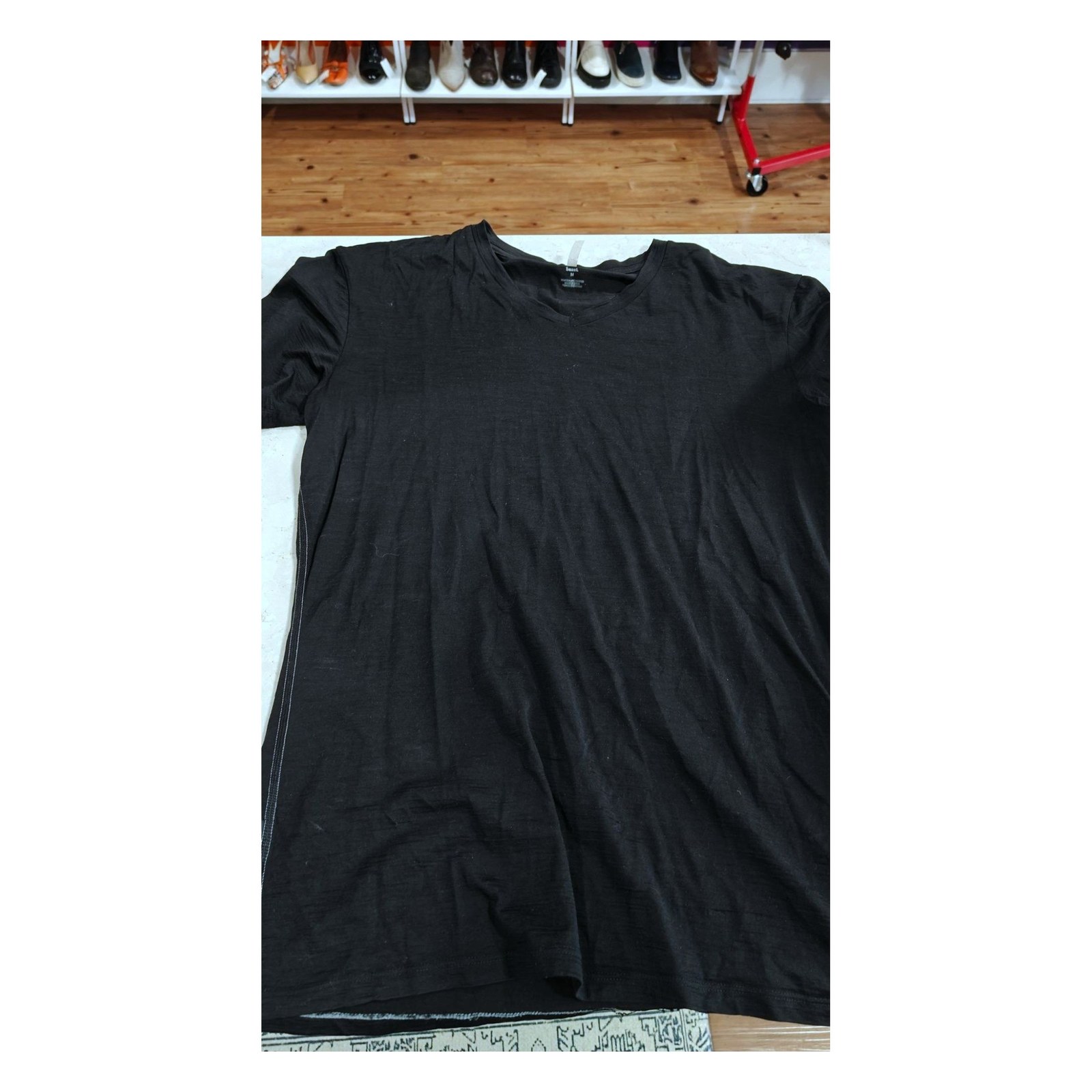 Men's ICEBREAKER V-Neck T-Shirt